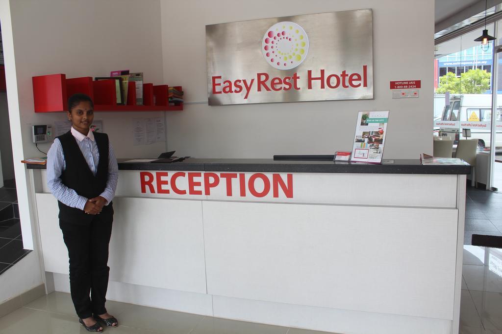 Easyrest Hotel Петалинг Джая Екстериор снимка