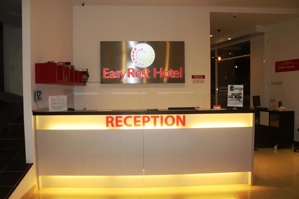 Easyrest Hotel Петалинг Джая Екстериор снимка